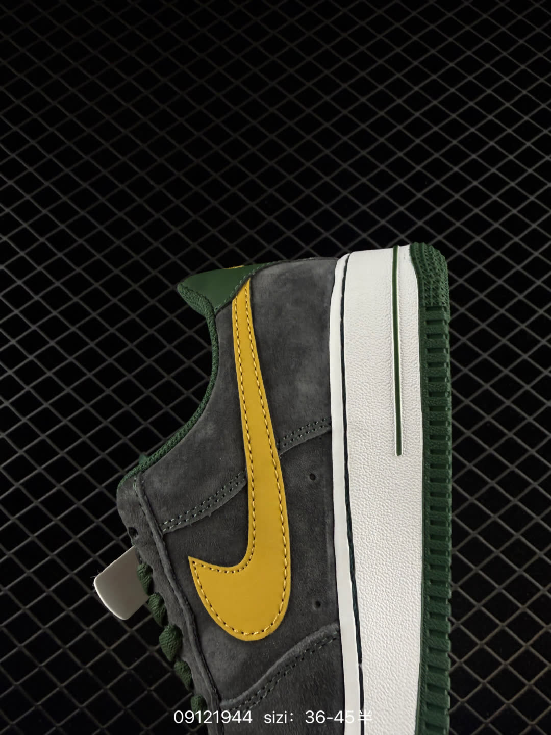 NIKE AIR FORCE 1-DV0788-010
